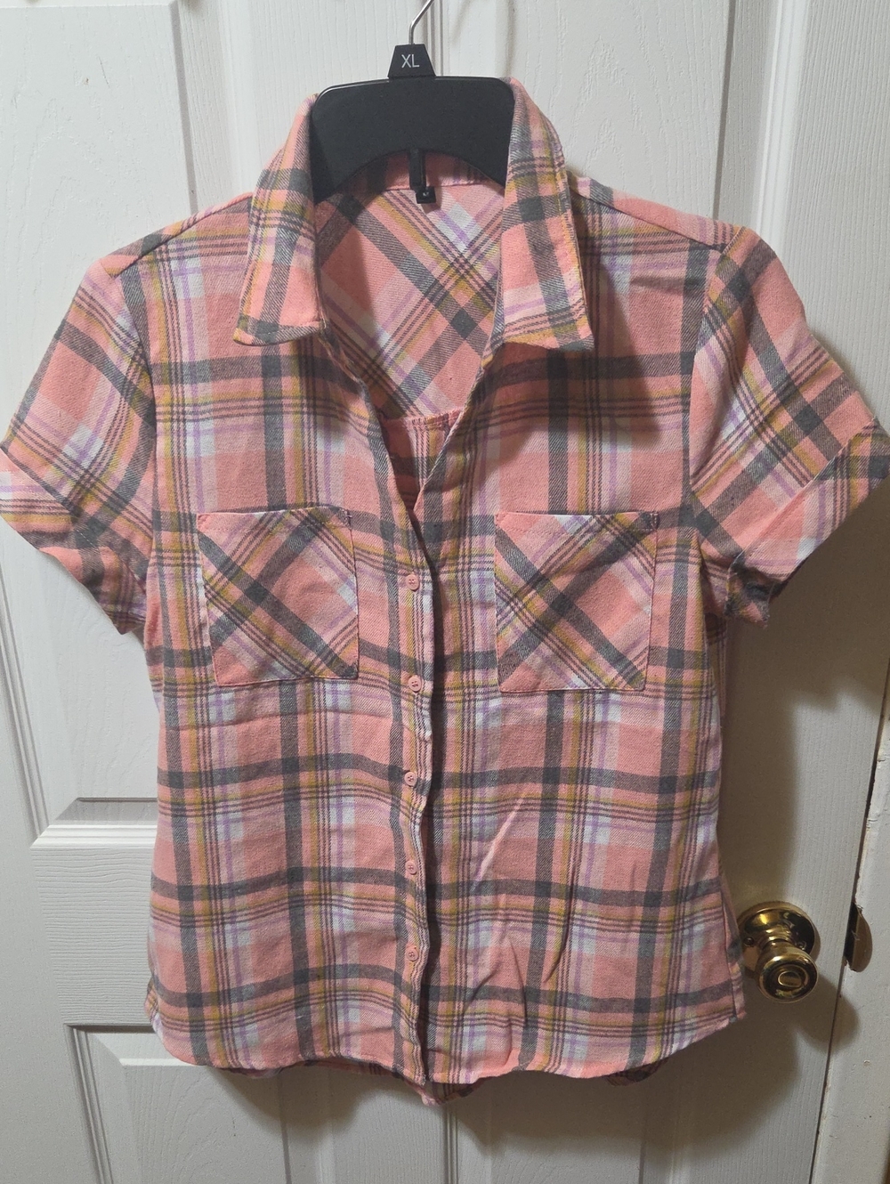 Womens' Pink Plaid Short-Sleeve Button-Up Shirt